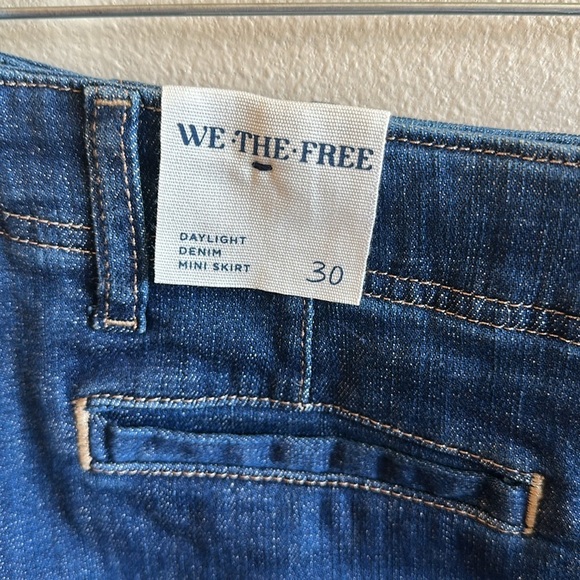 We The Free Mini Skirt Denim Dark Blue Side Zip Closure Stretch Womens Size 30 - Picture 9 of 15